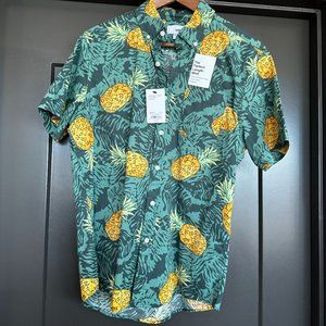 Sonoma Men's Short Sleeve Button Down NWT - Color: Pineapple Pattern, Size: S